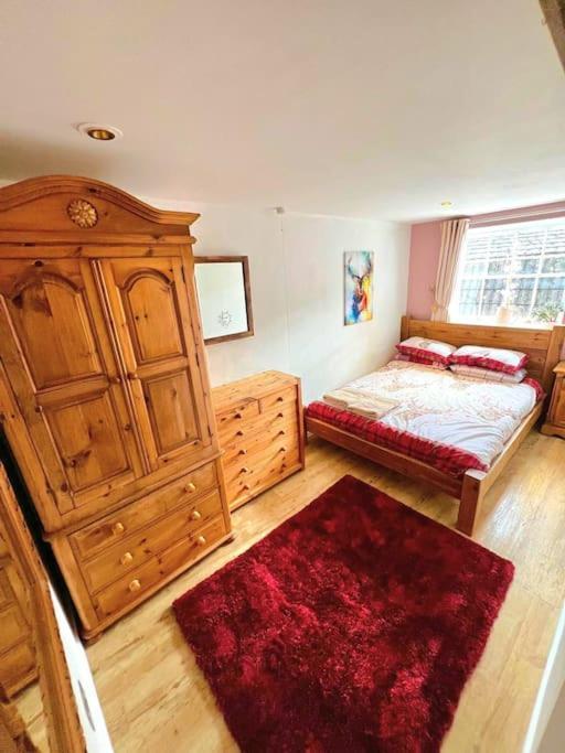 Private Woody Apartment, 2 King Beds, Very Centre Stamford Exteriör bild